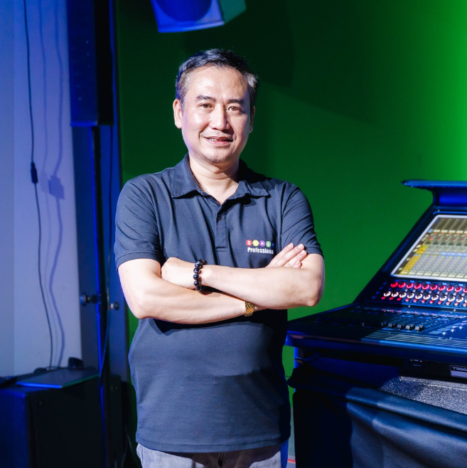 Mr. Tùng